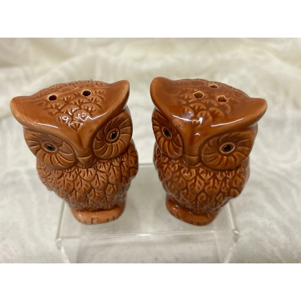 Vintage Style Brown Ceramic Owl Salt‎ and Pepper Shakers Set Textured Woodland